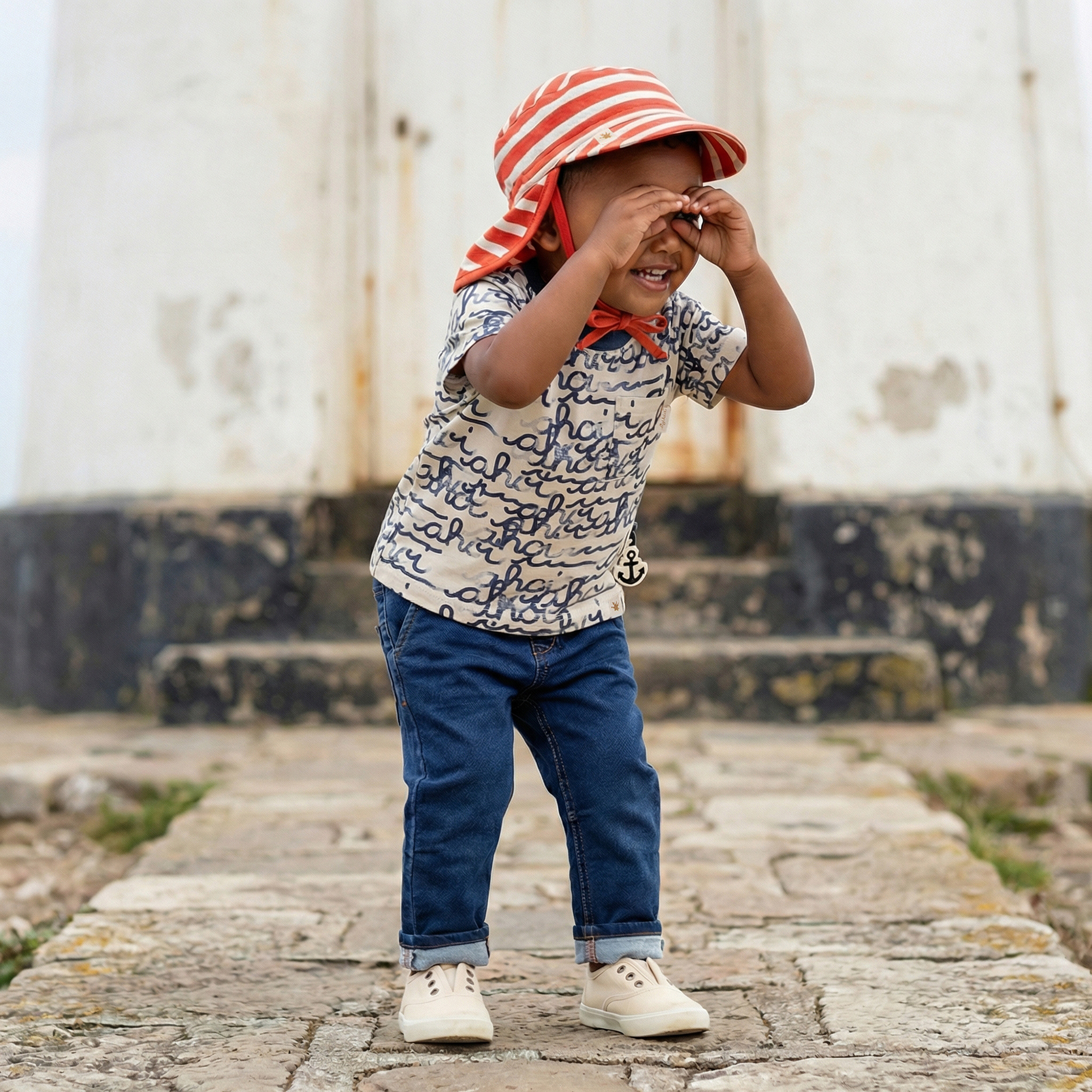 Baby T-Shirt mit "Ahoi" Print, weiß mit blau
