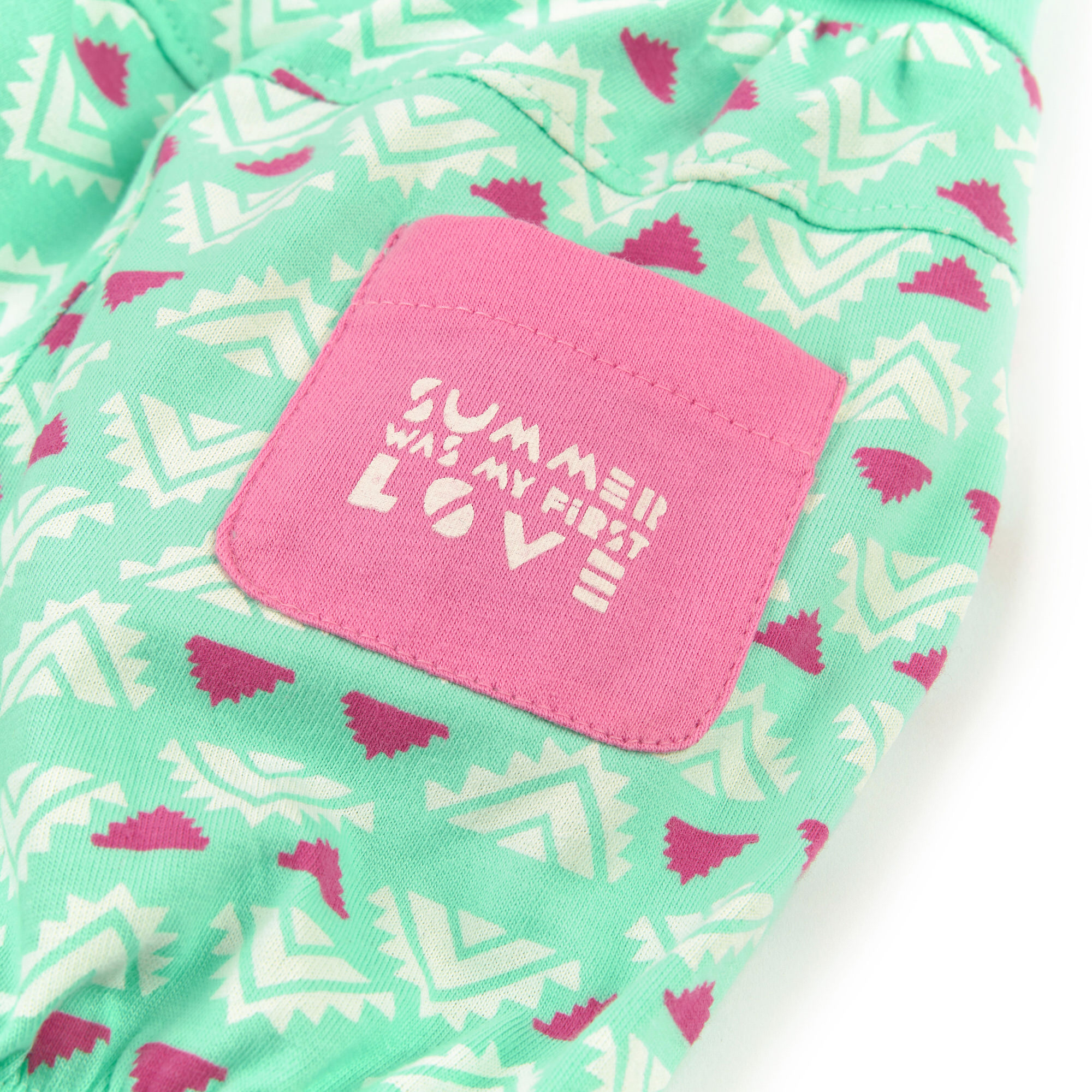 Mintgrüne Baby-Shorts mit Softbund Mintgrüne Baby-Shorts mit Softbund