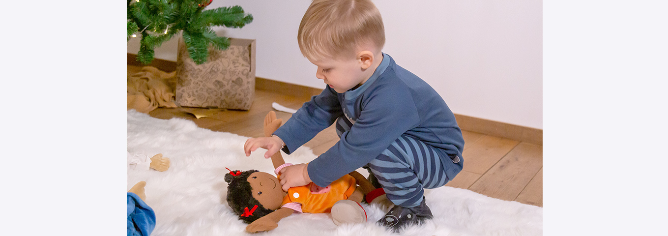 Dürfen Jungs mit Puppen spielen?