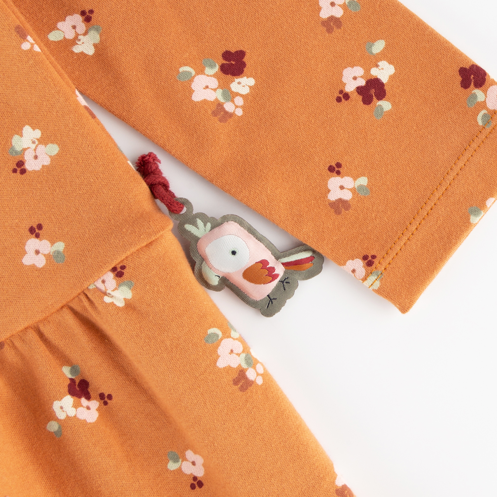 Kinder Langarm Stufenkleid mit Blümchen Print Kinder Langarm Stufenkleid mit Blümchen Print