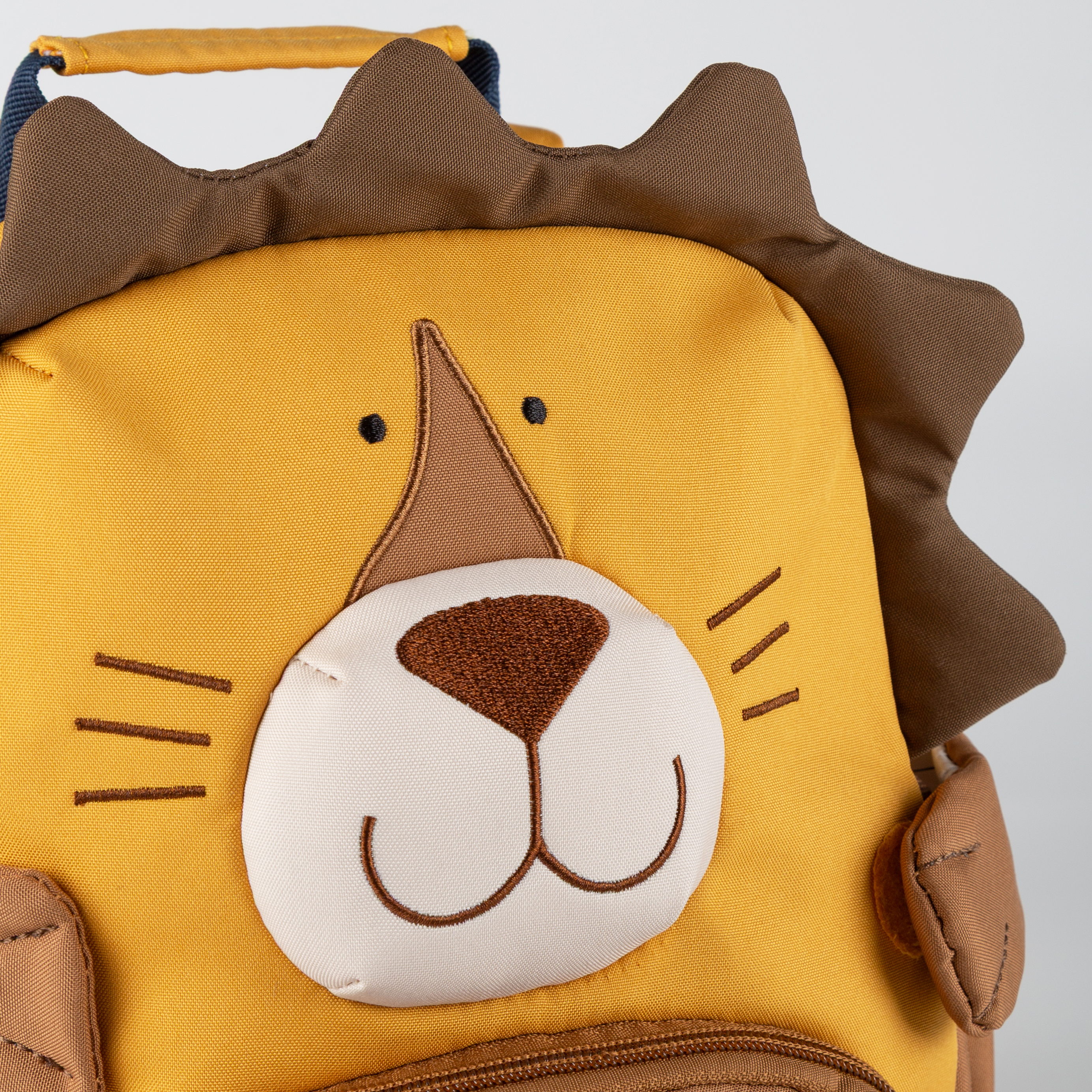 Children's backpack lion with paws and 3-D-mane