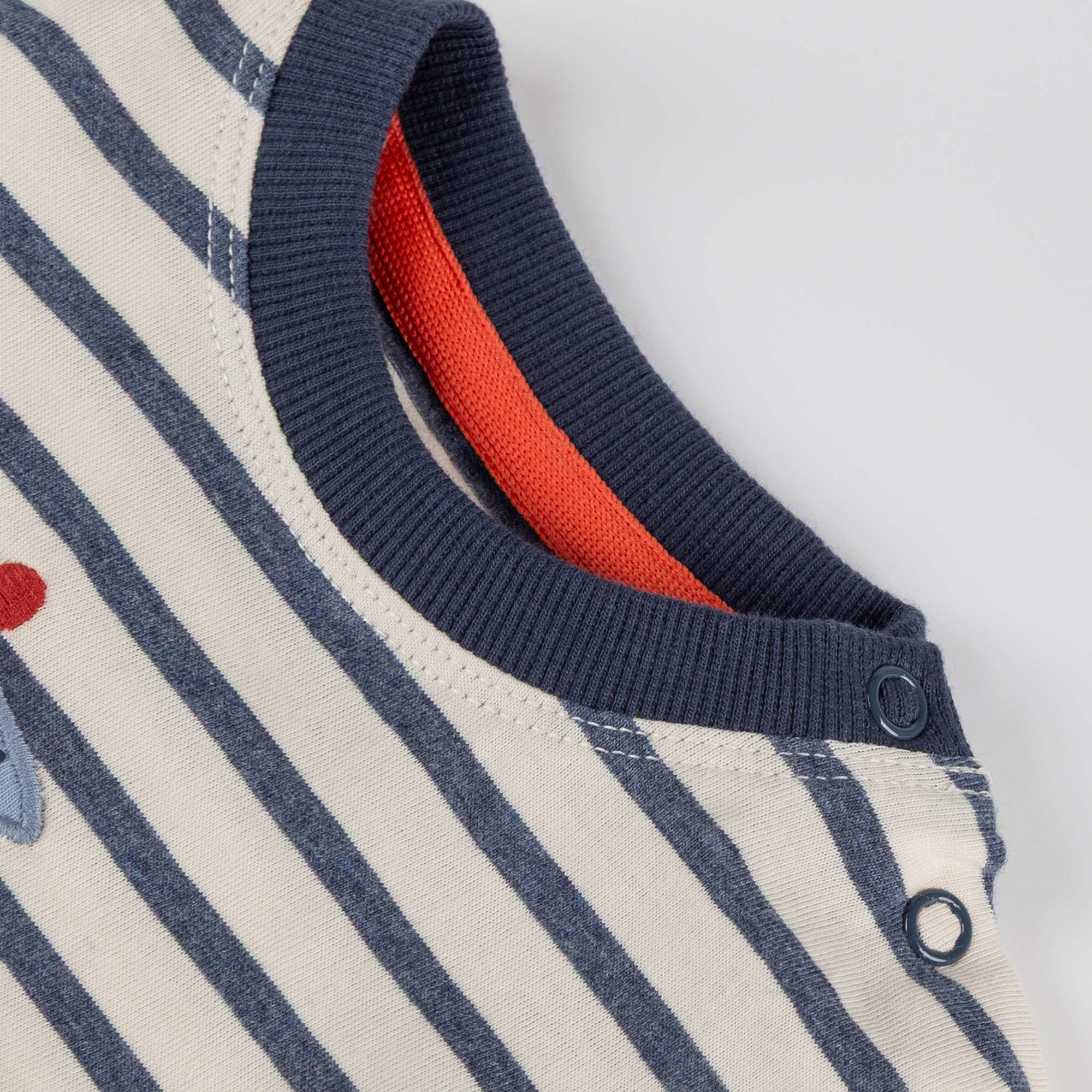 Baby Ringel T-Shirt Bär im Segelboot, blau-weiß