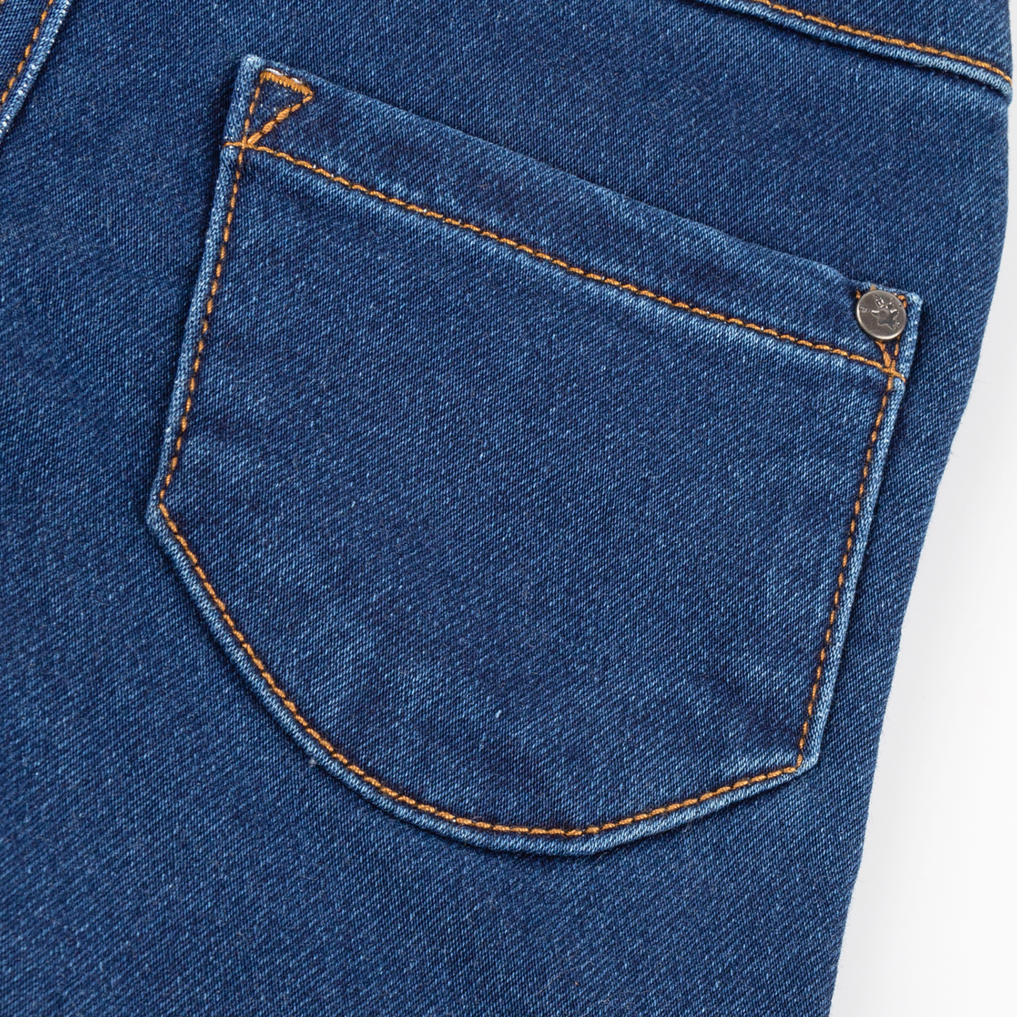 Schlanke Kinderjeans mit innen verstellbarem Dehnbund Schlanke Kinderjeans mit innen verstellbarem Dehnbund