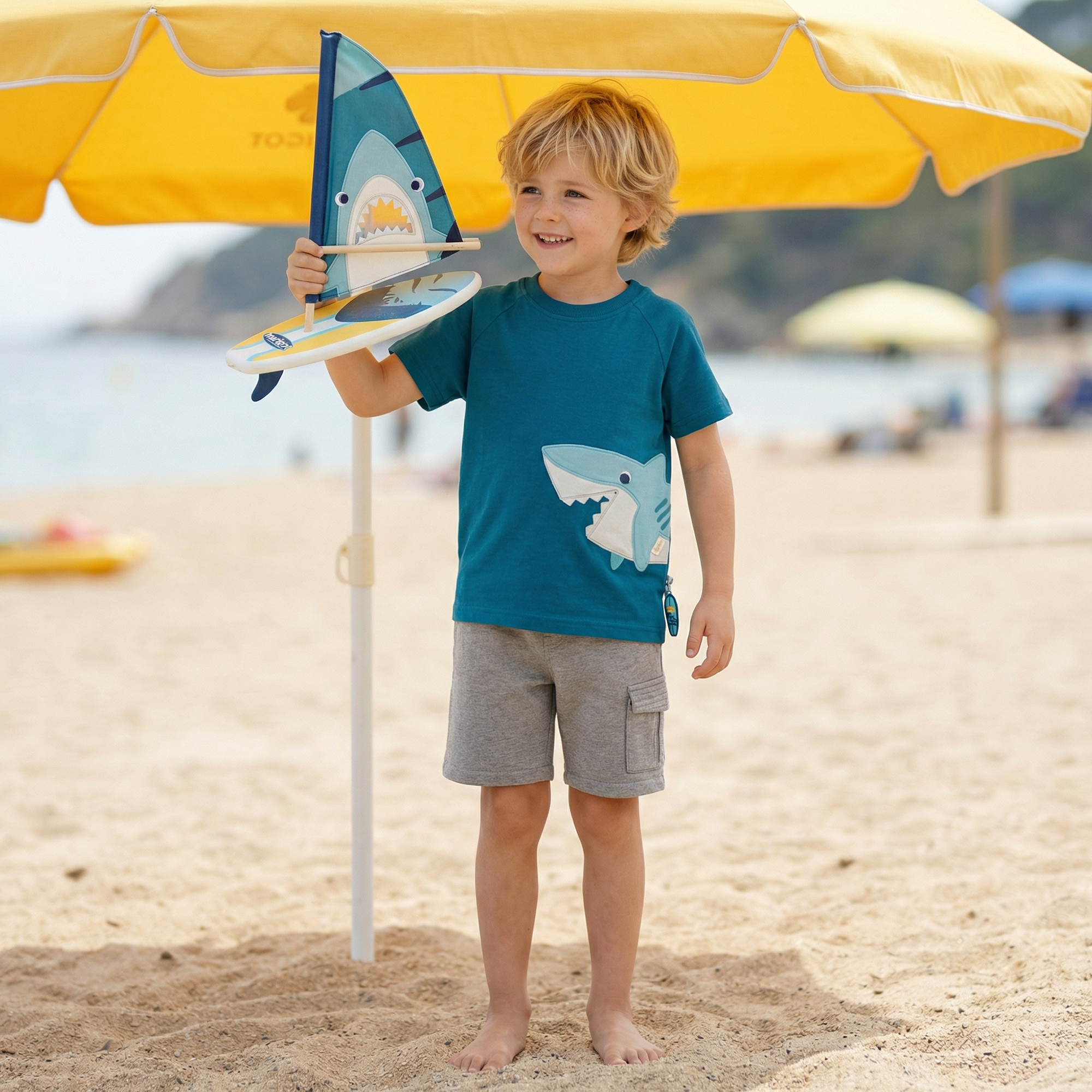 Children's T-shirt shark, Blue & Bright