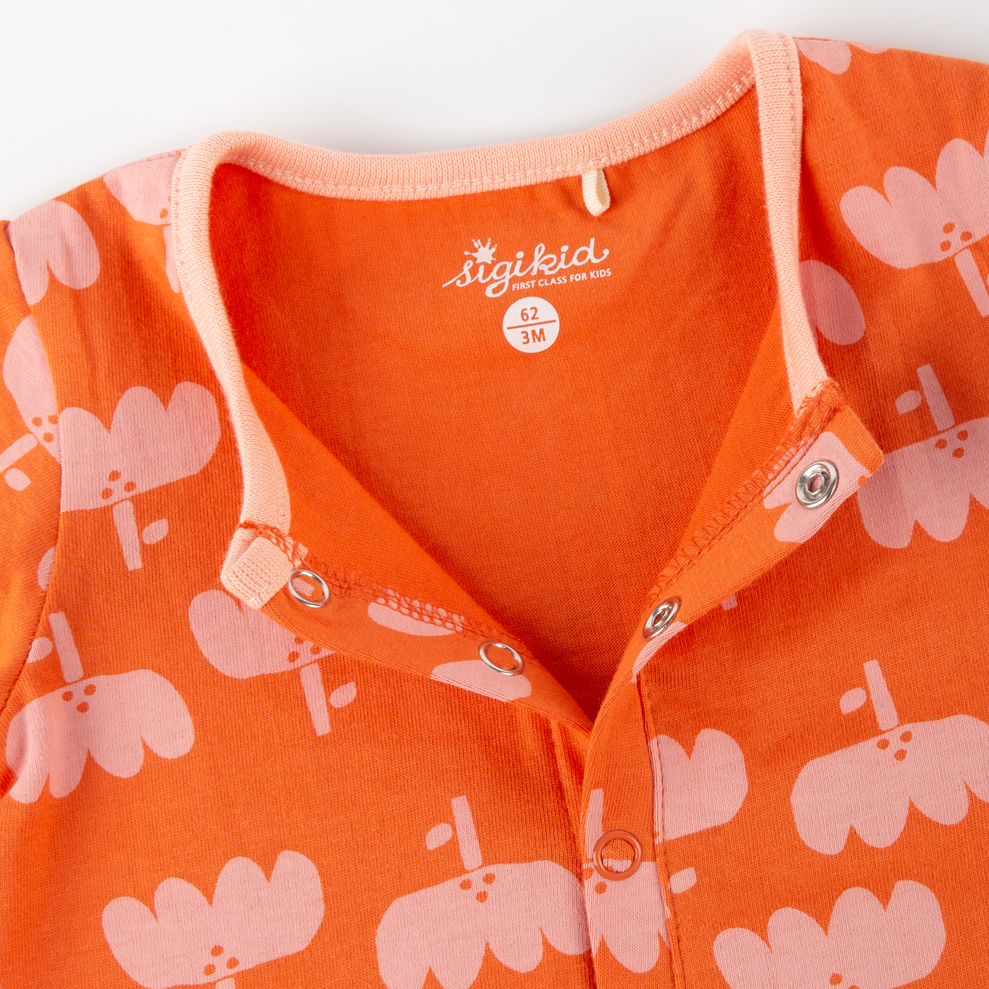 Weicher Baby Schlaf Overall Blütenprint, hellrot/apricot Weicher Baby Schlaf Overall Blütenprint, hellrot/apricot