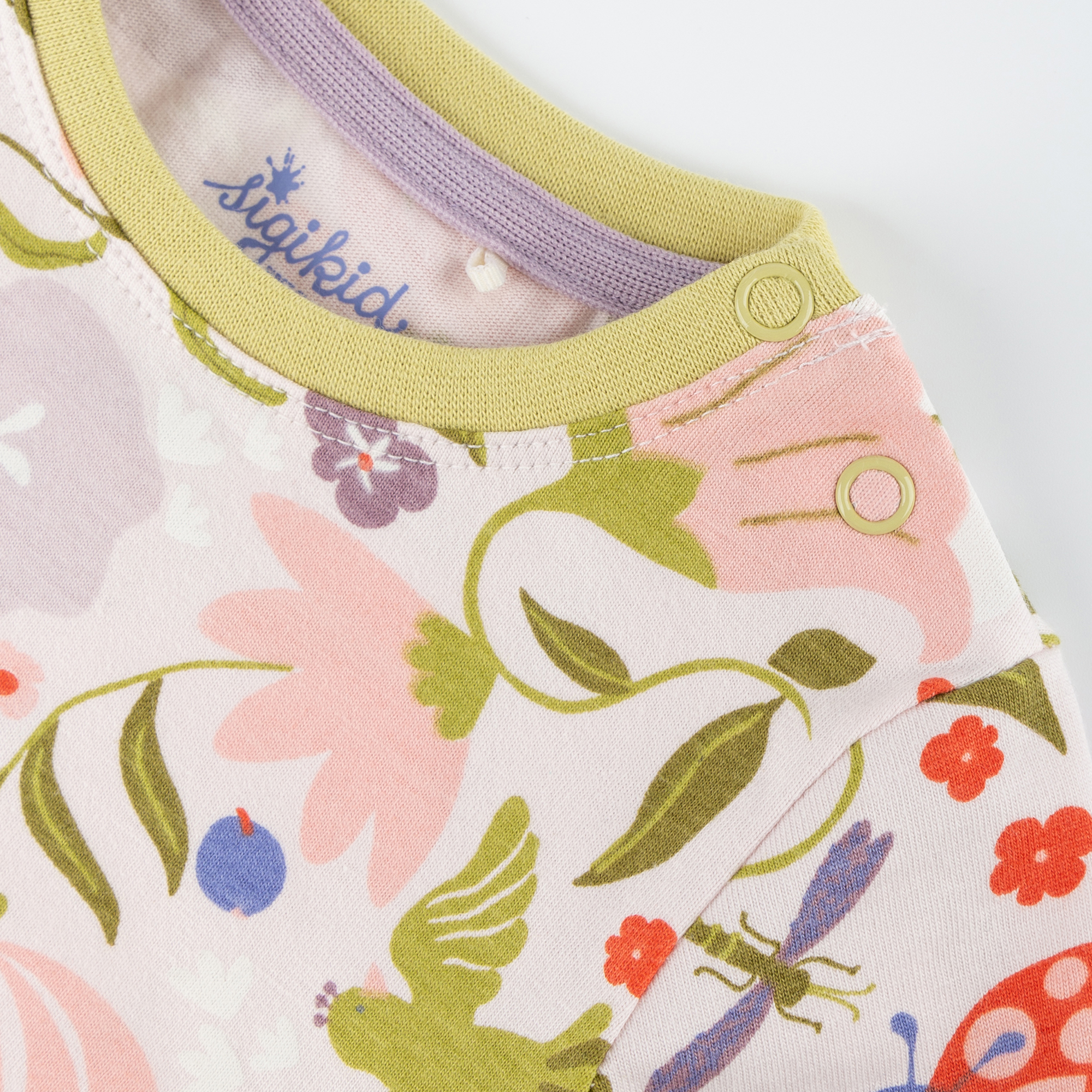 Baby T-Shirt Blumenwiese mit Marienkäfer
