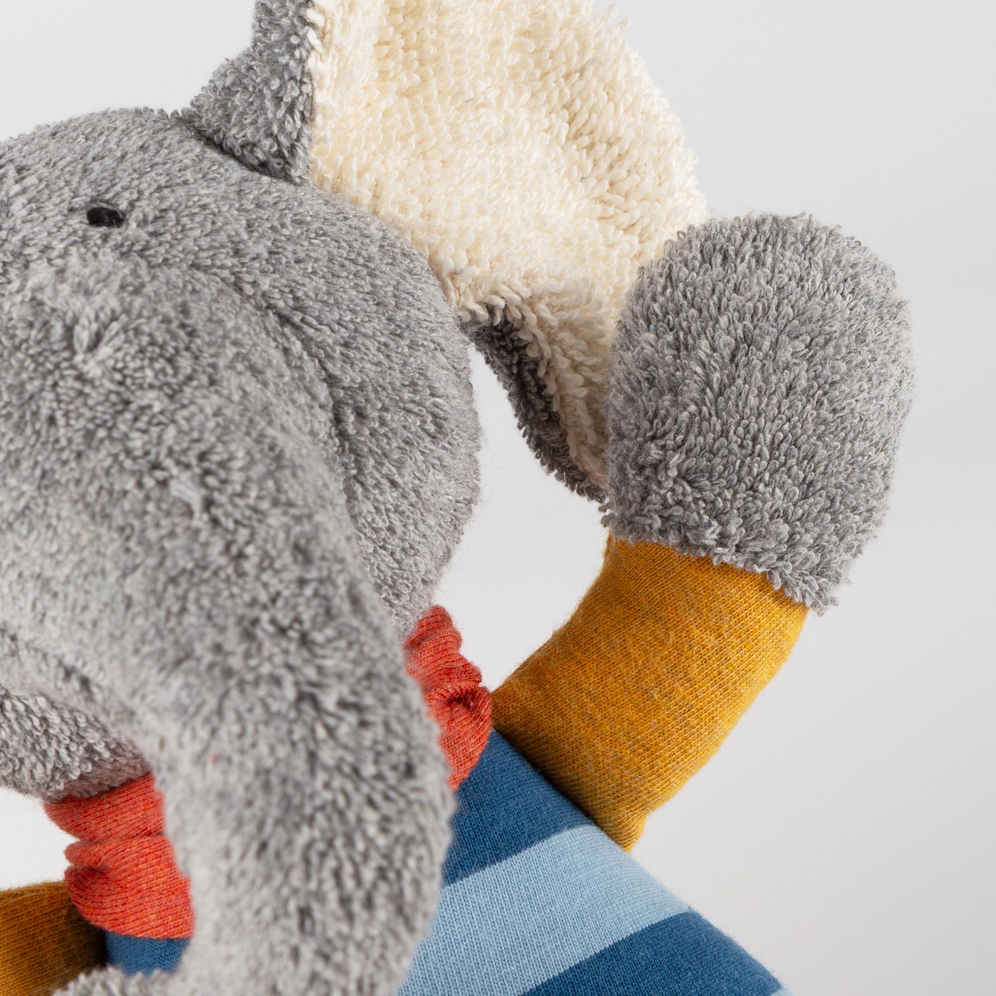 Cuddly musical elephant "Lolo Lombardo"