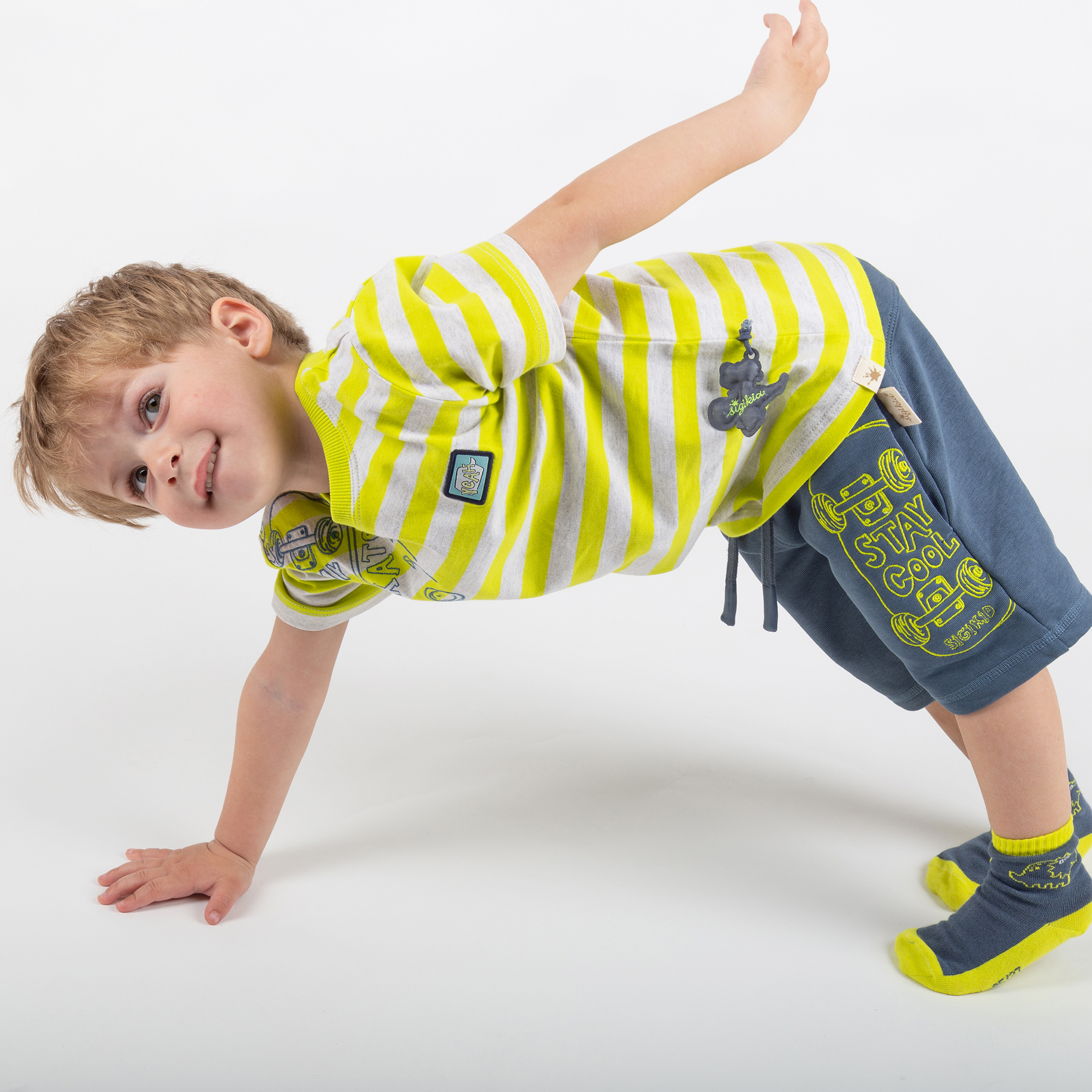 Kinder T-Shirt Sporty Dino, gelb-weiß gestreift Kinder T-Shirt Sporty Dino, gelb-weiß gestreift