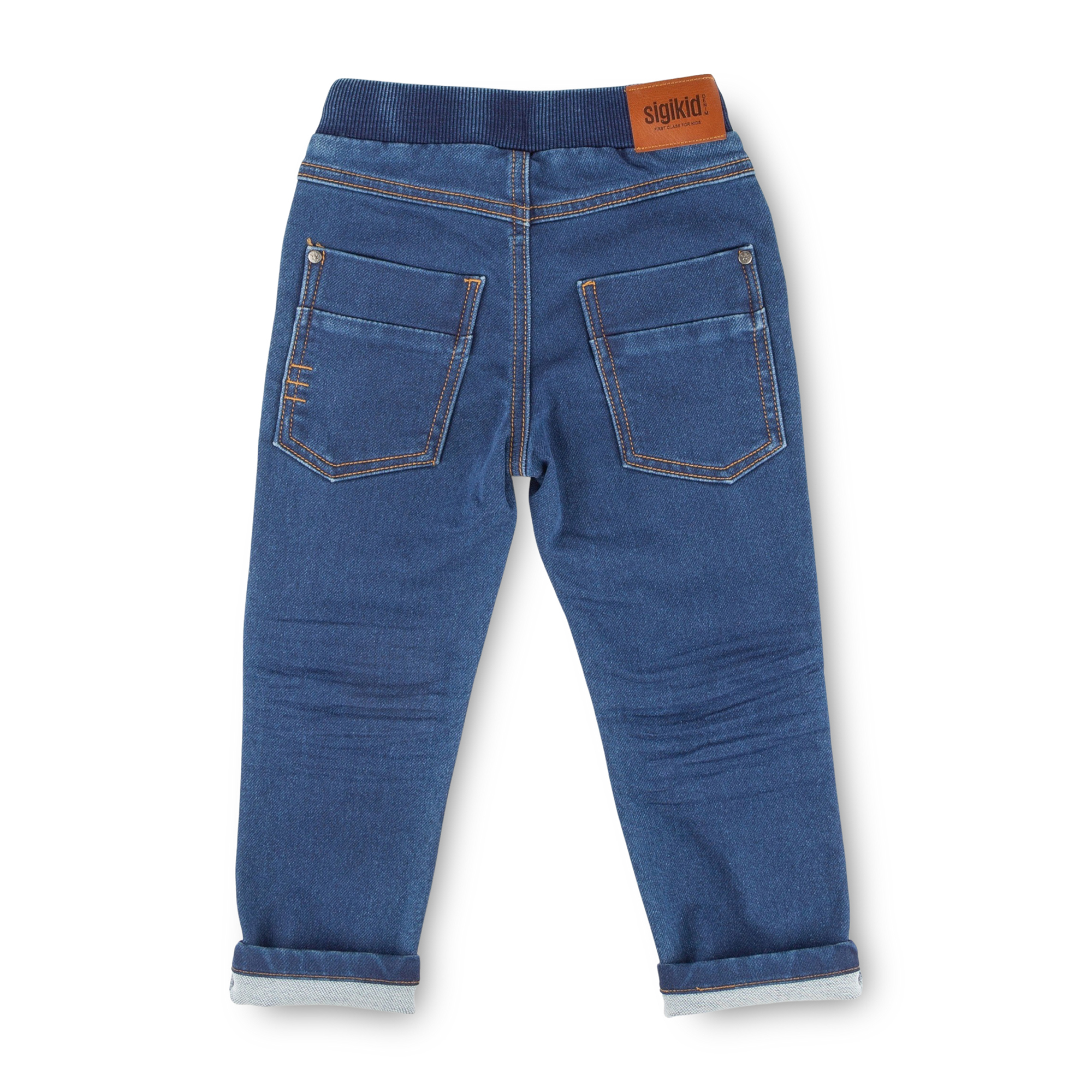 Lässige Kinderjeans mit Dehnbund und Bändchen Lässige Kinderjeans mit Dehnbund und Bändchen