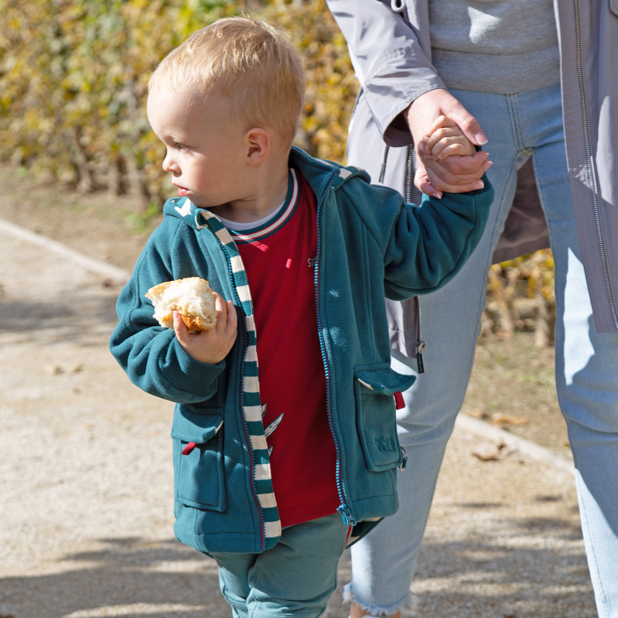Kinder Fleecejacke mit Kapuze Dino World, grün Kinder Fleecejacke mit Kapuze Dino World, grün