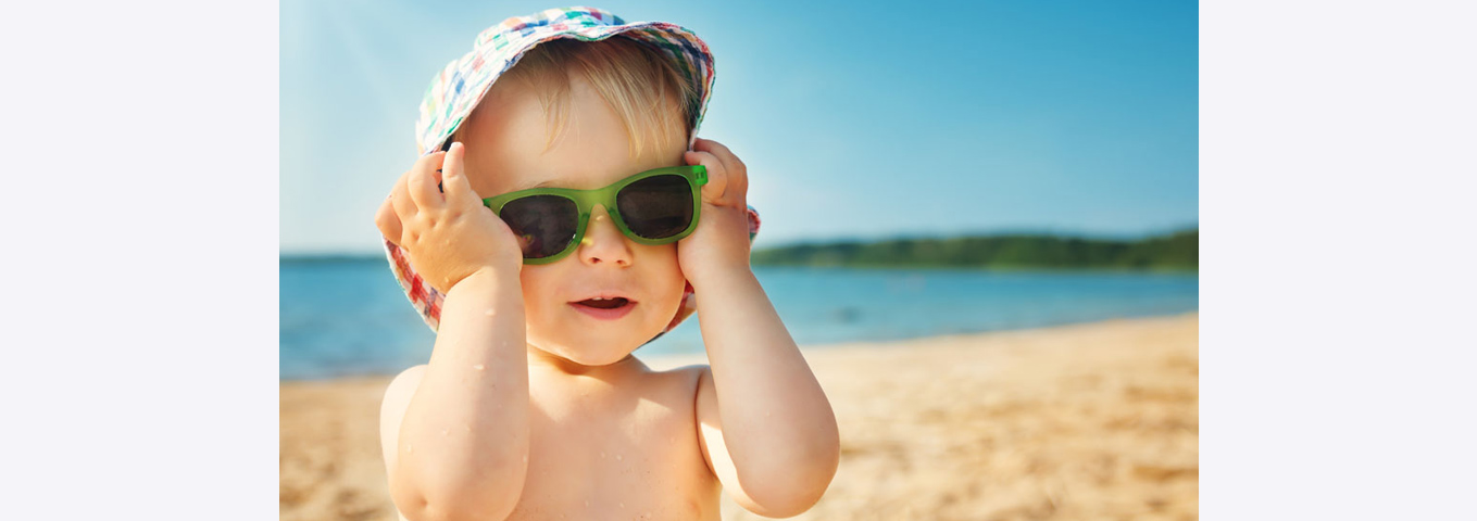 Babys erster Sommer: wertvolle Tipps von Kleidung bis Wasserspaß