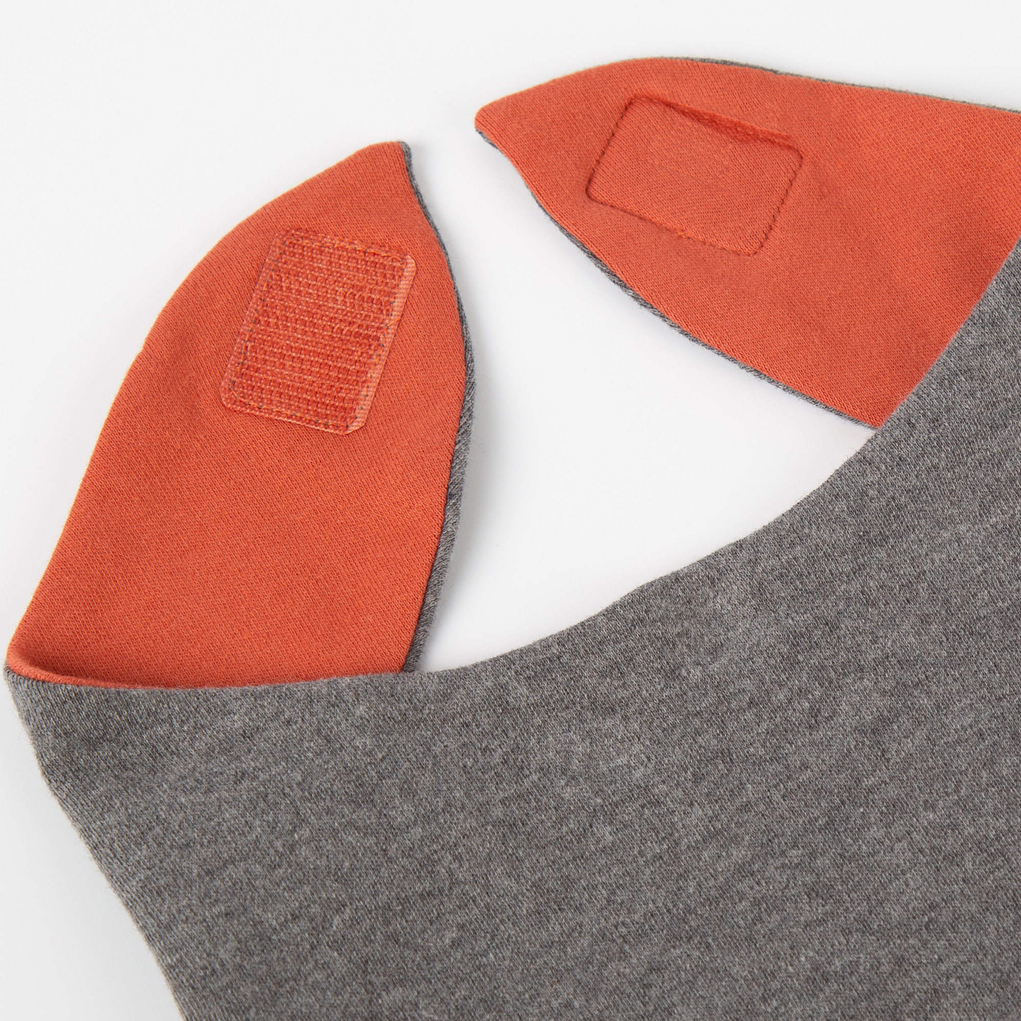 Baby Wendehalstuch, grau oder orange Baby Wendehalstuch, grau oder orange