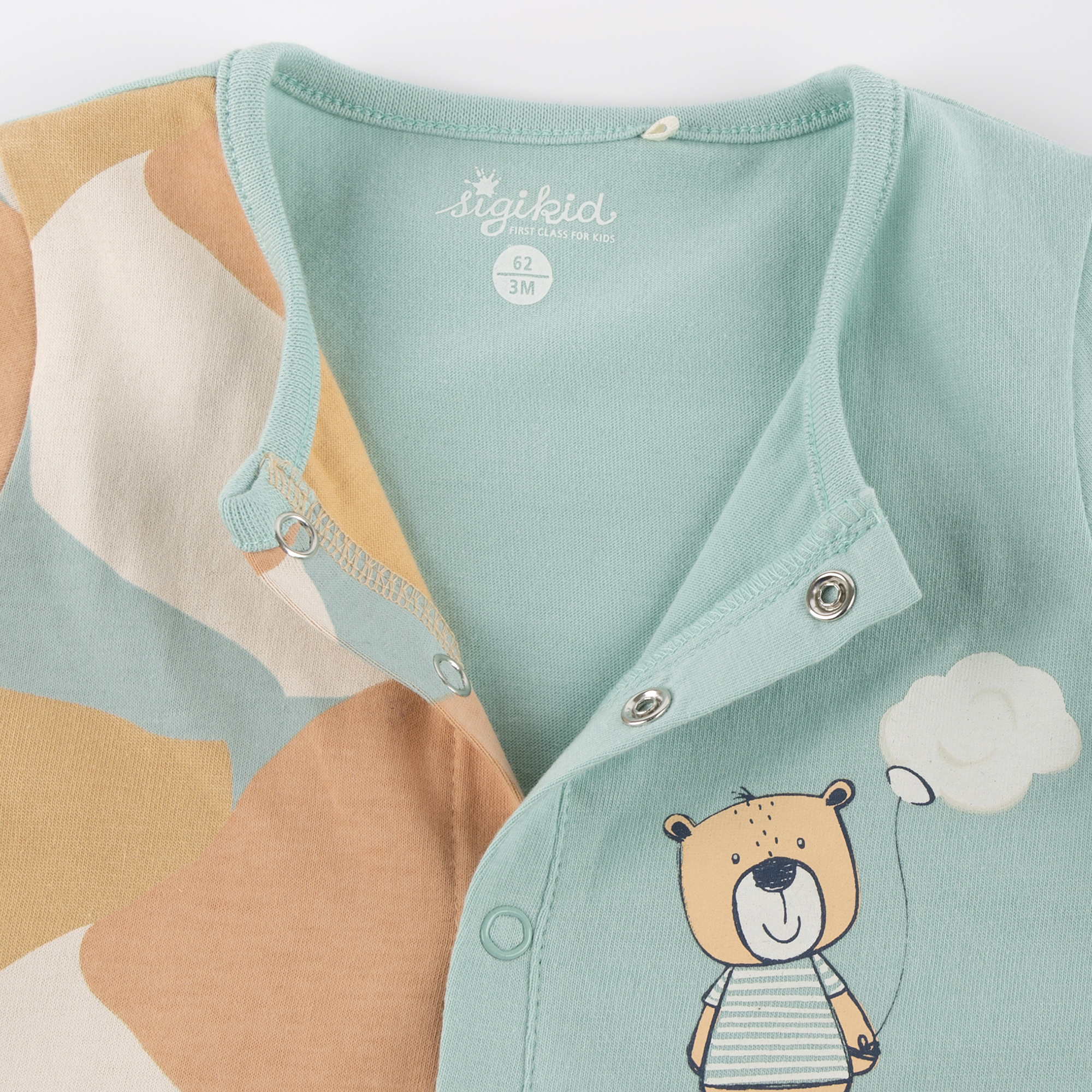 Weicher Baby Schlaf Overall mit Bär, hellblau/beige