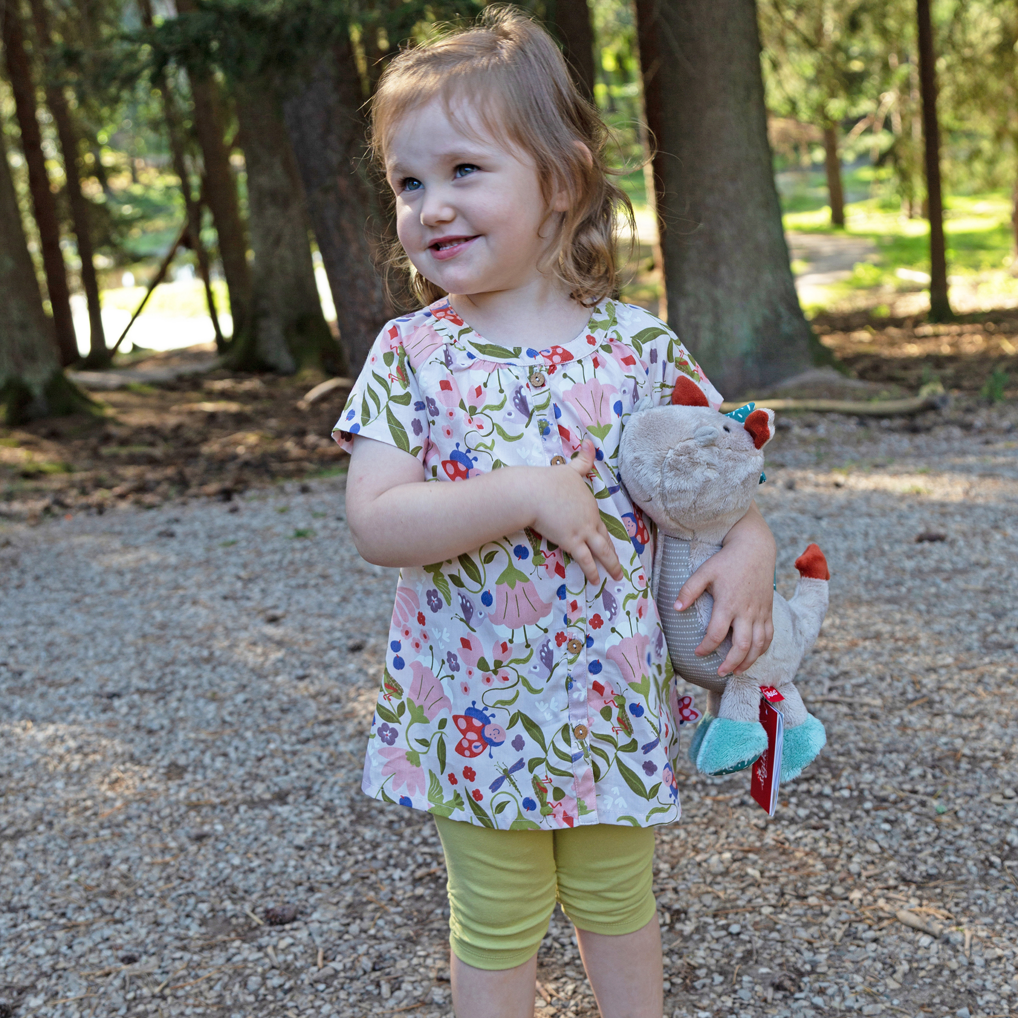Kinderbluse Blumenprint mit Marienkäfer Kinderbluse Blumenprint mit Marienkäfer